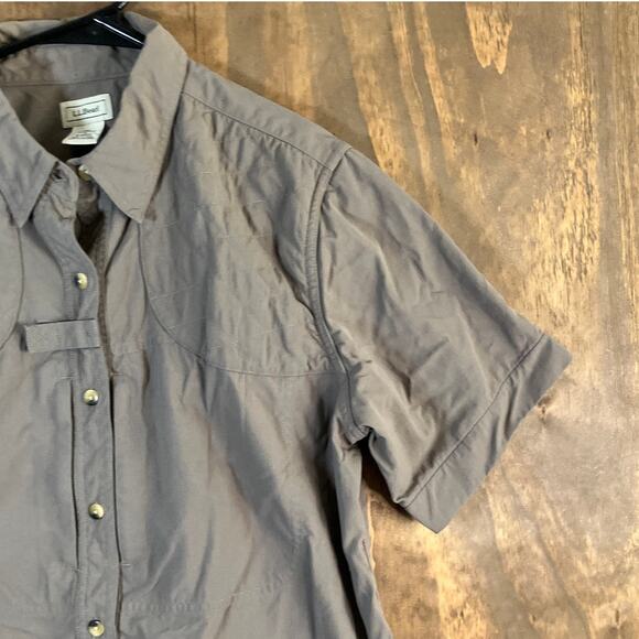 L.L. Bean Mens Shirt Brown Short Sleeve Button Up Chest Pockets 100% Nylon M - Picture 5 of 11